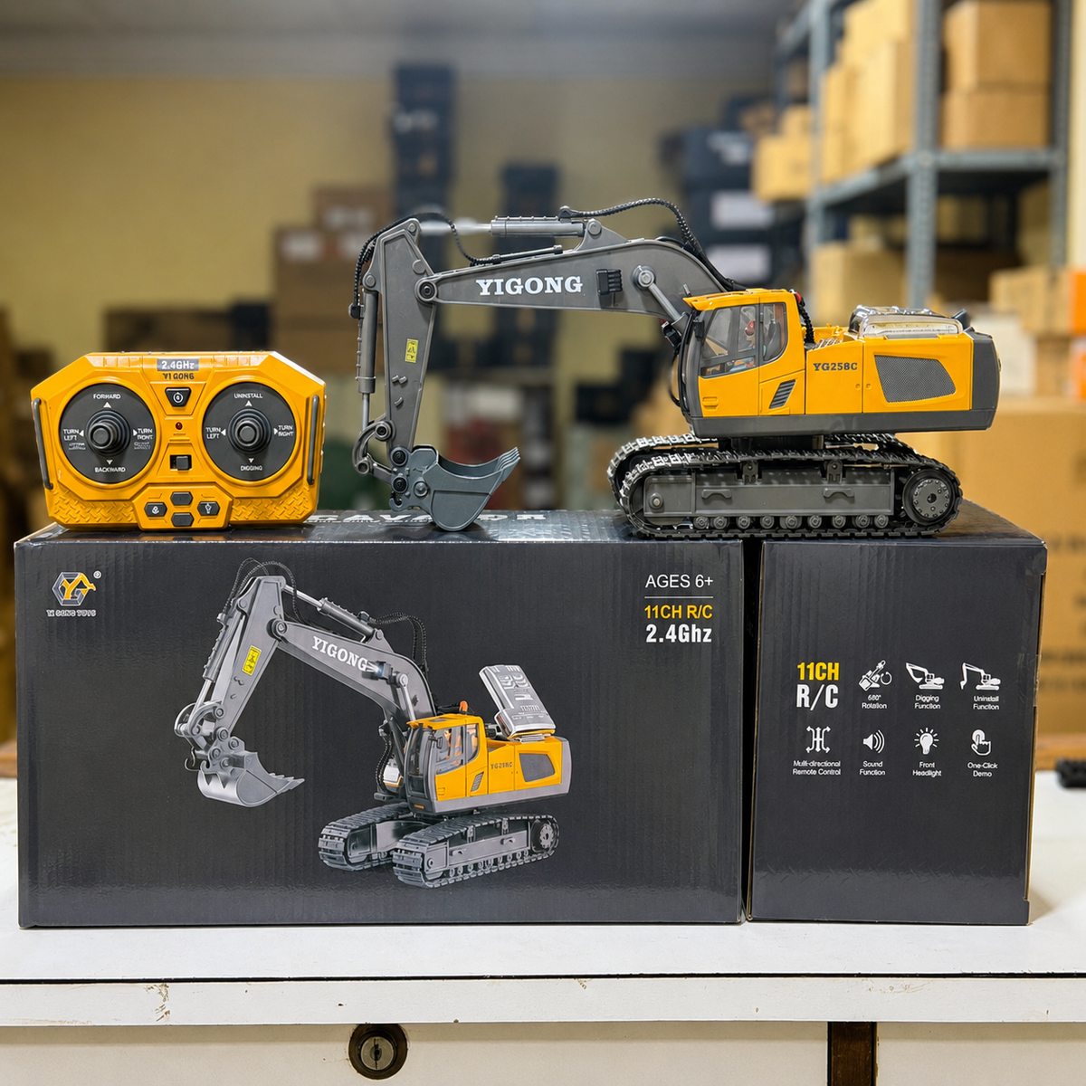 Yigong 1:24 11-Channel Remote Control (R/C) Excavator