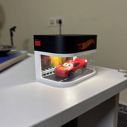 1:64 Lights Up Car Garage - Rechargeable | Led Car Display Case with On / Off switch