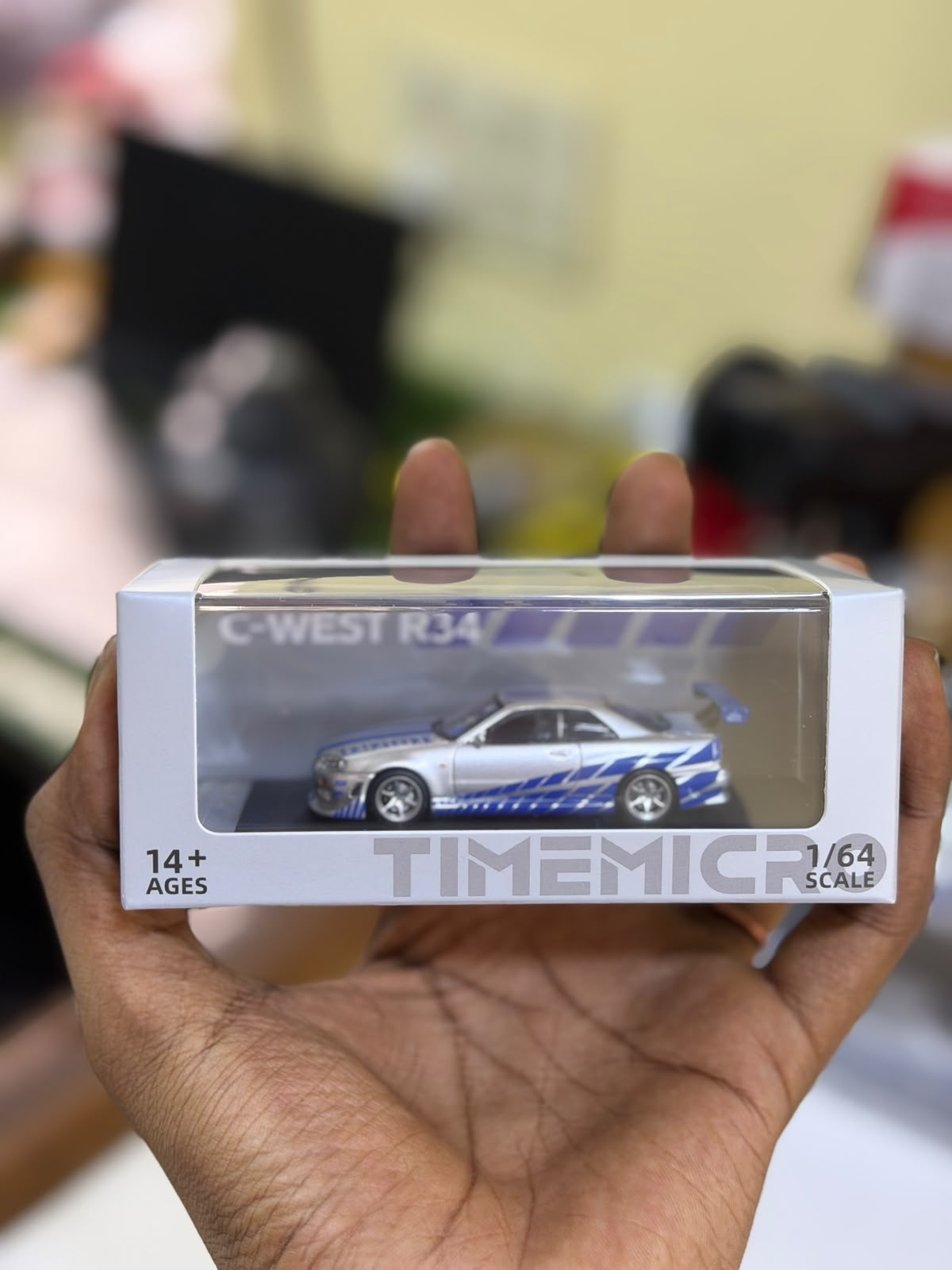TIMEMICRO Nissan Skyline GT-R R34 1:64 Scale Premium Diecast Car Model