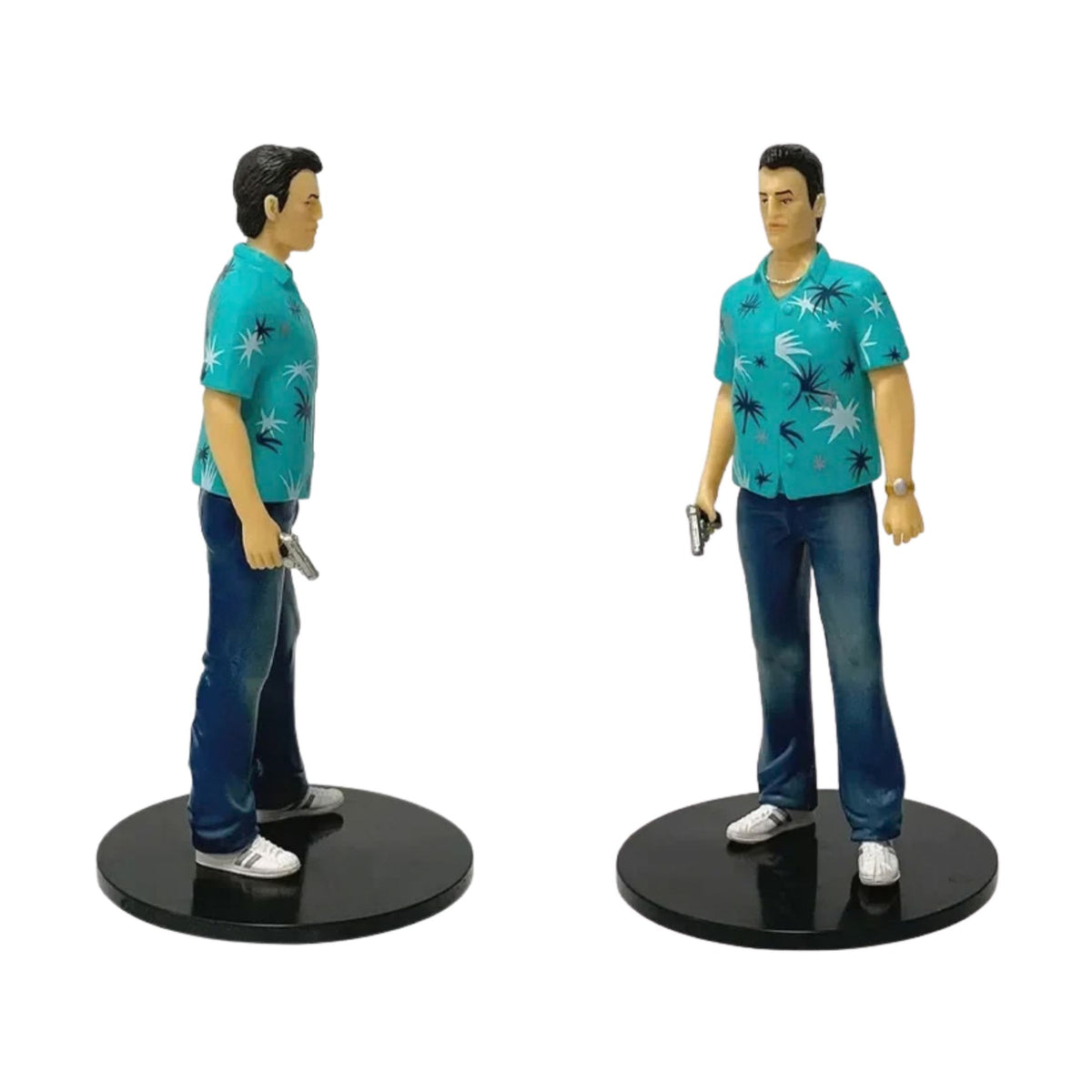 Close view of the Tommy Vercetti 18 cm statue standing on its integrated matte black circular dock base